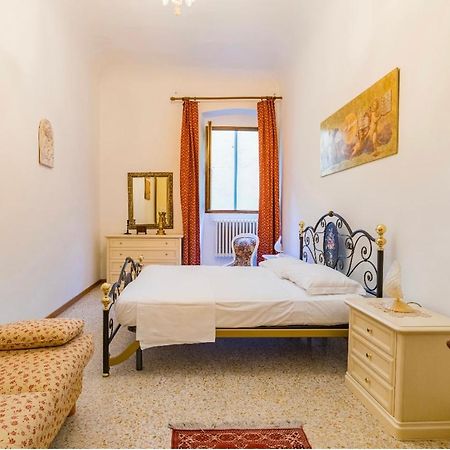 Central And Spacious Apartment Firenze Bagian luar foto