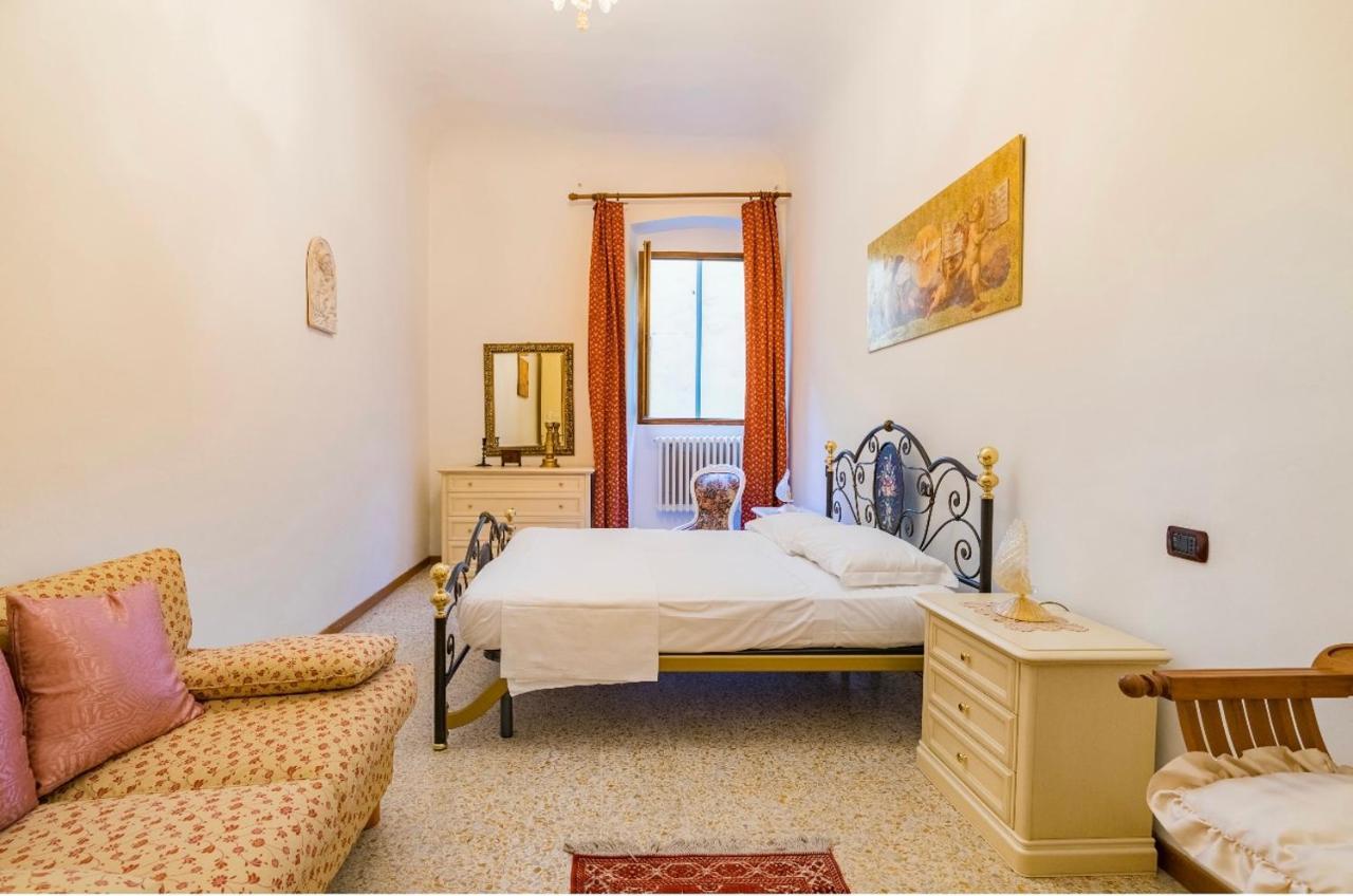 Central And Spacious Apartment Firenze Bagian luar foto