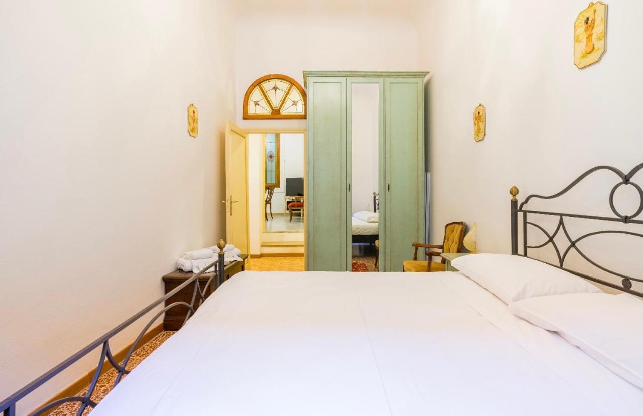 Central And Spacious Apartment Firenze Bagian luar foto
