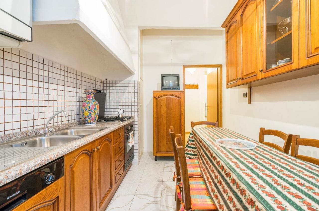 Central And Spacious Apartment Firenze Bagian luar foto