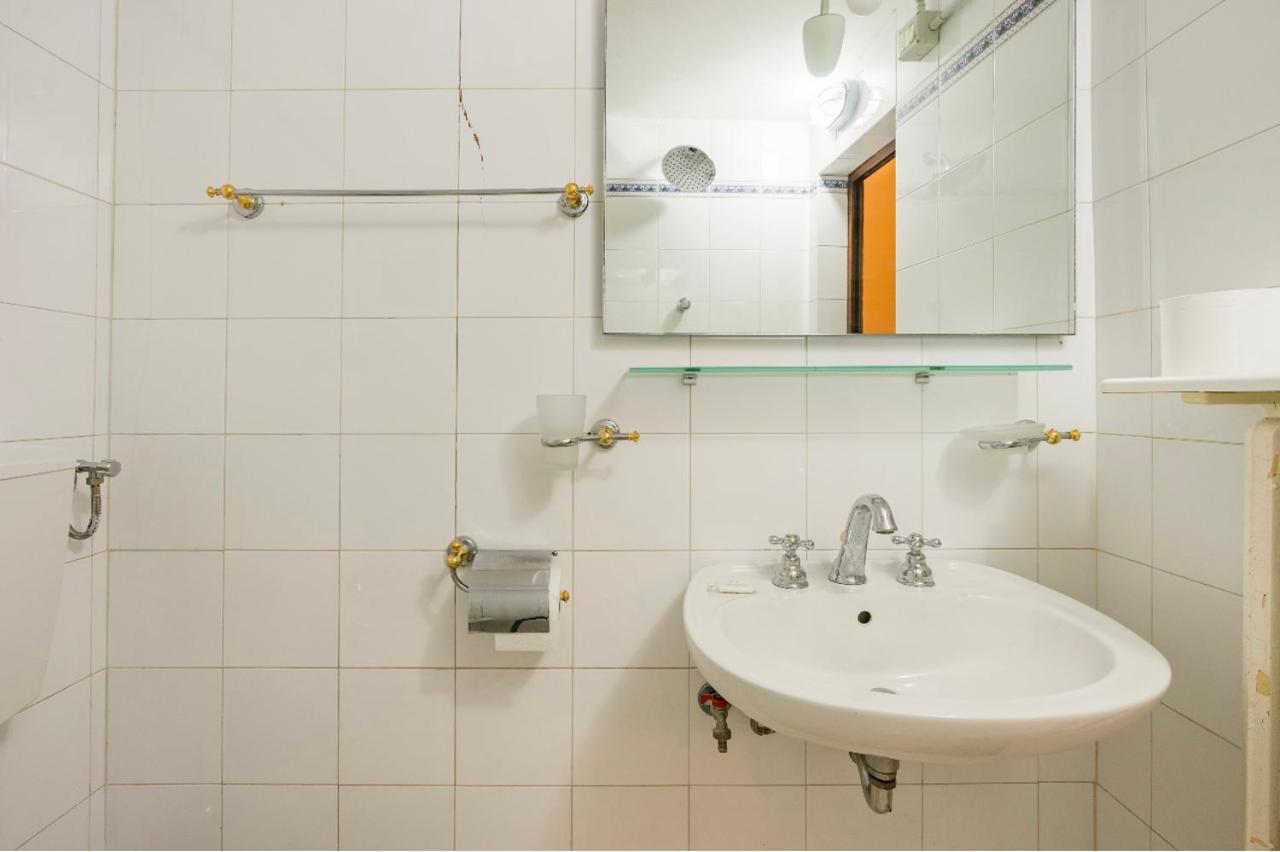 Central And Spacious Apartment Firenze Bagian luar foto