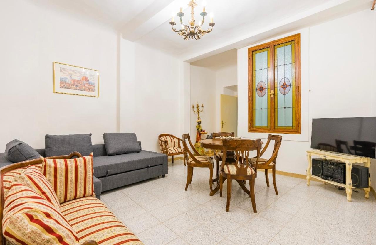 Central And Spacious Apartment Firenze Bagian luar foto