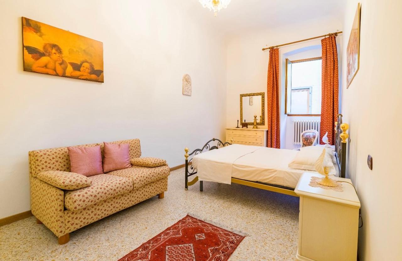 Central And Spacious Apartment Firenze Bagian luar foto